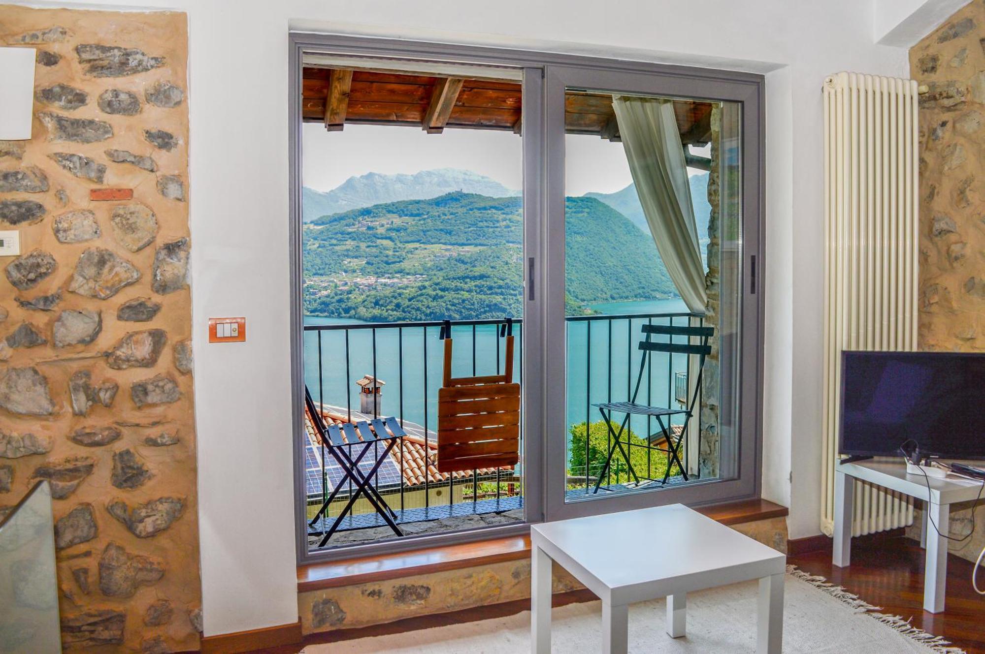 Lago Di Iseo - Lake View House Tavernola Bergamasca Luaran gambar