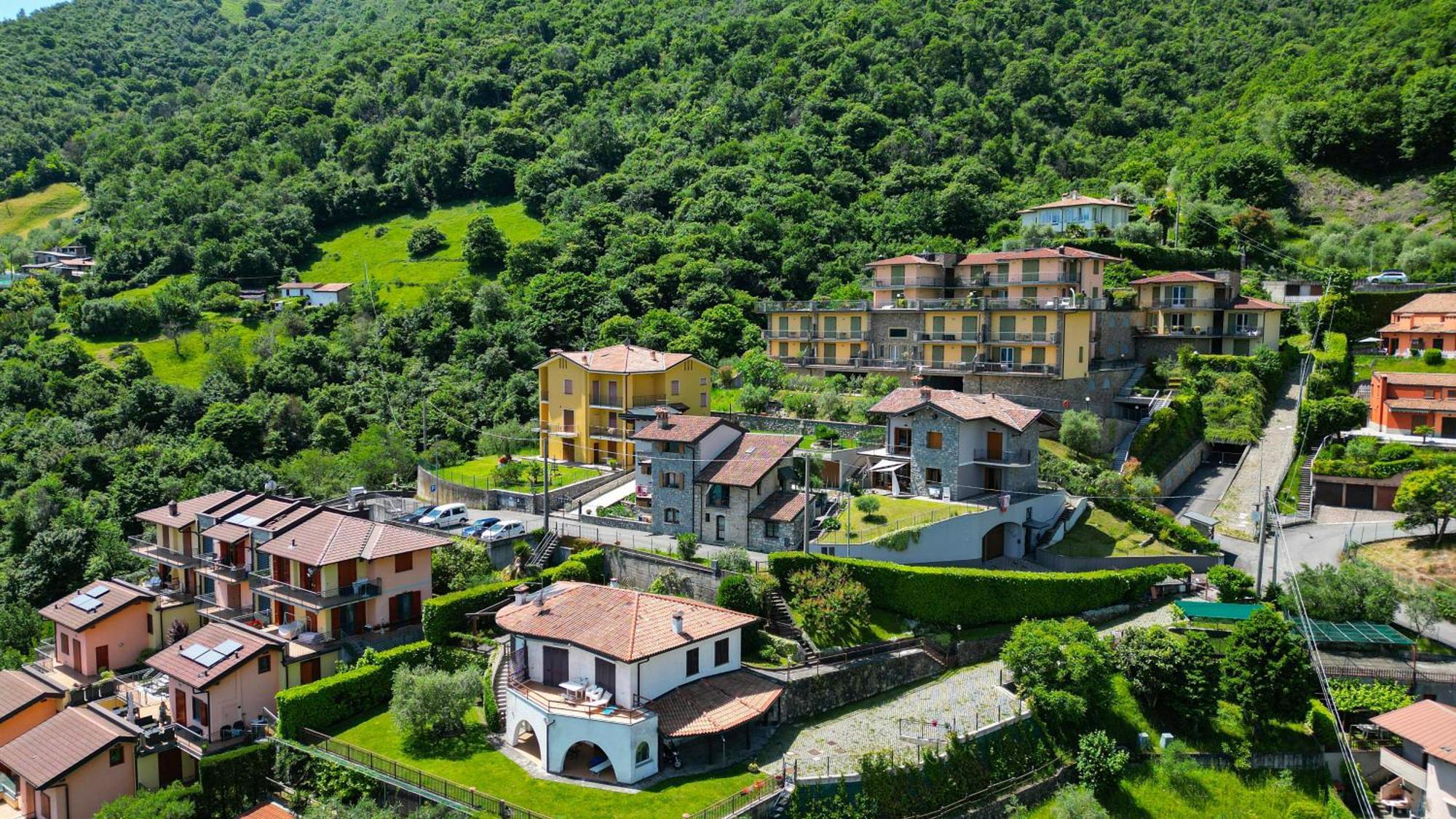 Lago Di Iseo - Lake View House Tavernola Bergamasca Luaran gambar